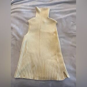 GAP Ribbed Knit Sweater Turtle Neck in Cream Yellow size Small